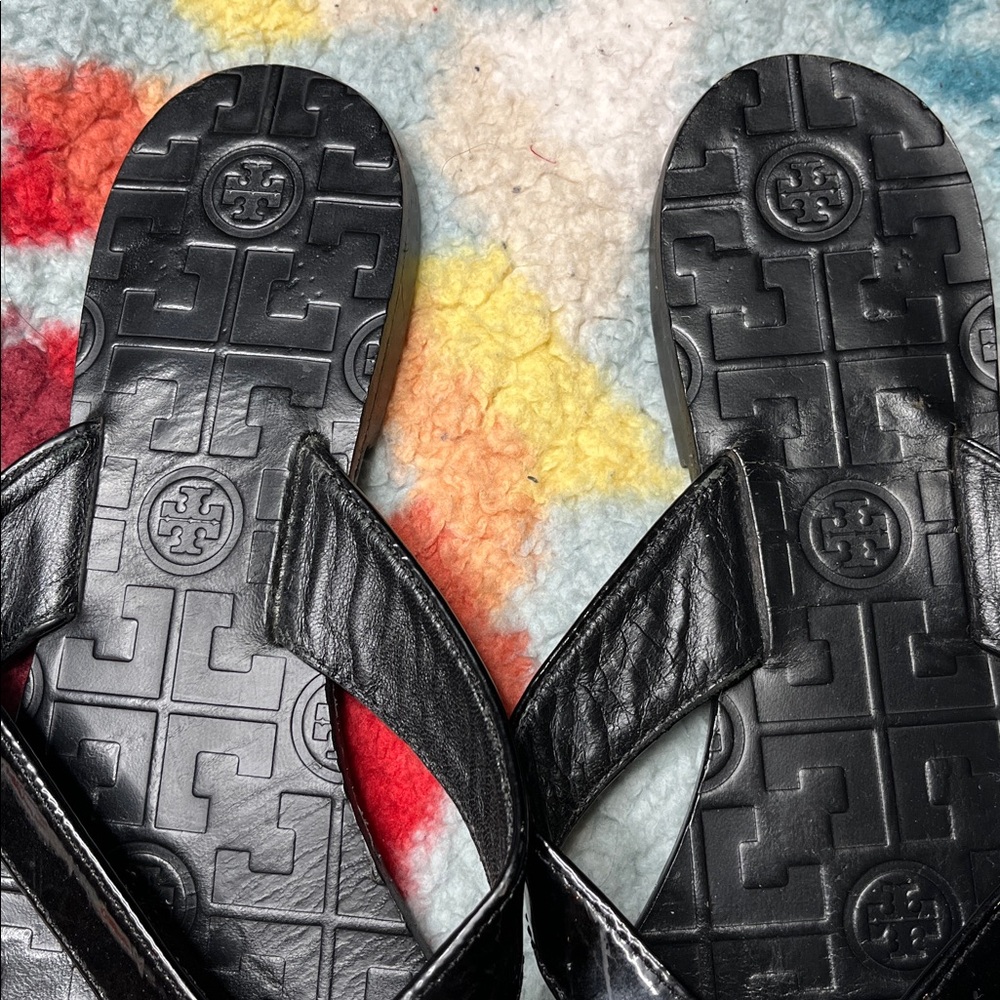 Tory Burch Thora logo black flip flops - Picture 4 of 8